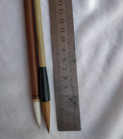 老毛笔两支，喜欢的来，出售后不退不换 感兴...