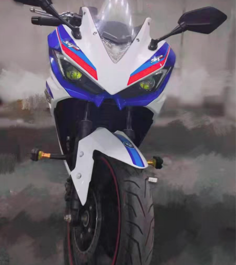 出19年9落地1万多，仿宝马双R 200c...