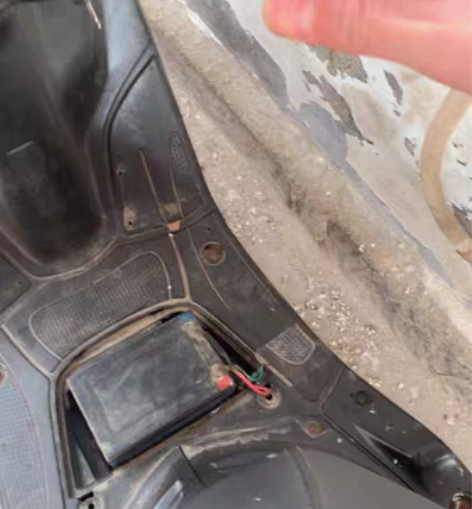 雅马哈100踏板摩托车，车子成色一般，发动...