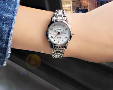 转卖2019女士手表时尚潮流休闲女表防水日...