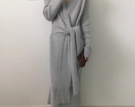 转卖法式小众温柔风秋冬季中长款打底针织连衣...