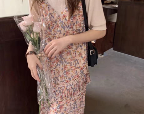 转卖夏装2022新款女法式碎花连衣裙两件套...