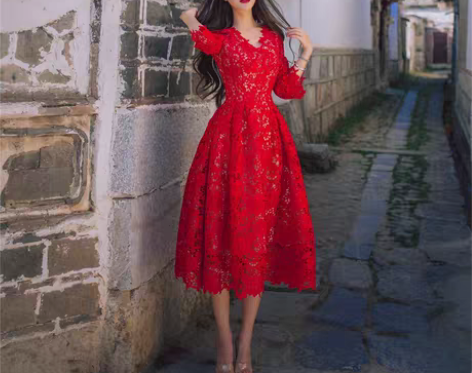 转卖红色V领水溶镂空蕾丝显瘦连衣裙秋季新款...