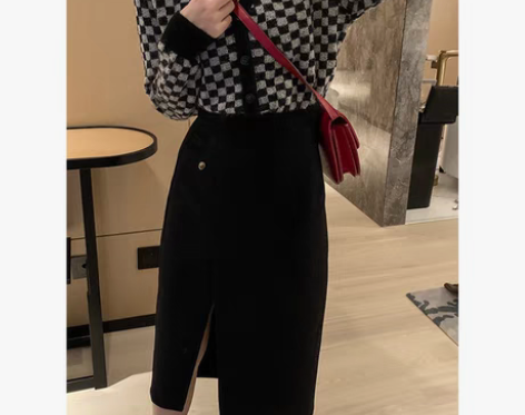 转卖MUKOK黑色半身裙女春秋季2022新...