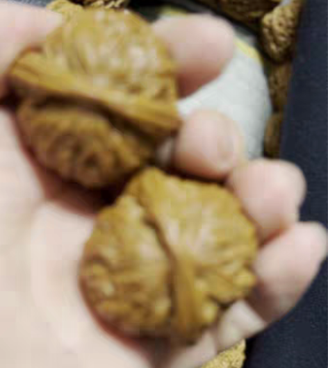 边36.8，肚36.6，高32.5 水龙纹...