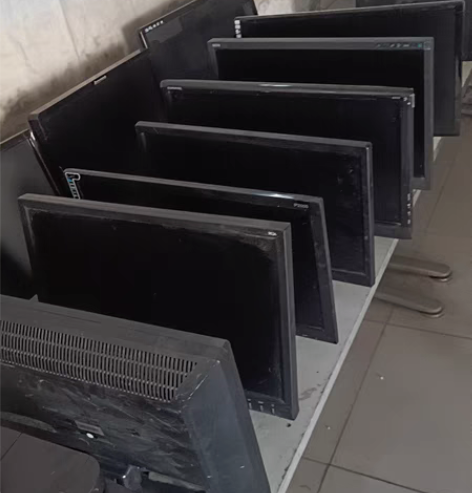电脑液晶显示器，赔钱处理，50起步，包好用...
