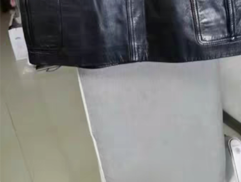 闲置。捡漏，品牌，牛皮，半身皮裙，M一L码...