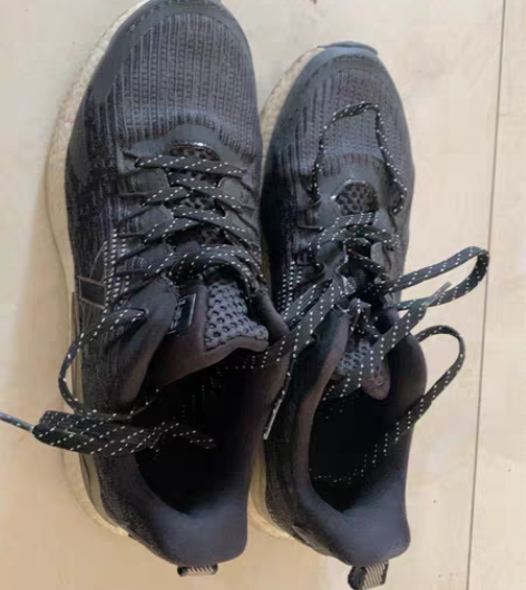 包邮特步,穿的较少,可带价格来谈 感兴趣的...