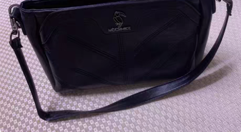 包邮全新啄木鸟Mdoxhide包包 主料：...