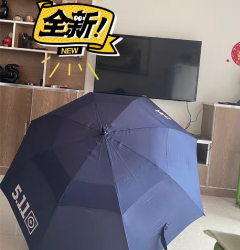 全新大雨伞，容纳3-4人。大伞质量过硬！不...