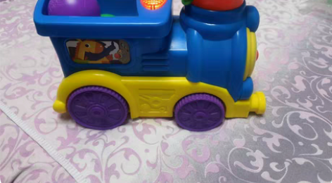 闲置儿童音乐滑行车，能发射球（一共三个球）...