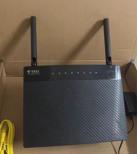 包邮腾达双频千兆路由器，型号：AC9，成色...