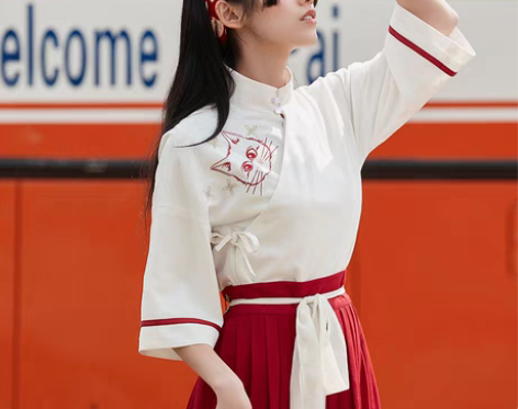 转卖织羽集 时尚套装 感兴趣的话点“我想要...