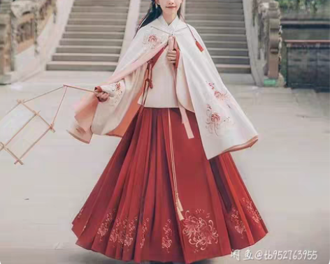 包邮汉尚华莲芙蓉月马面汉服正品s码，只出斗...