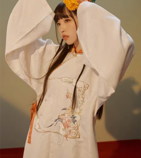 包邮【十三余 小豆蔻儿】[称猫]绣花立领斜...