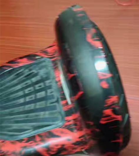 包邮10寸平衡车,有灯效,高配置,有充电器...