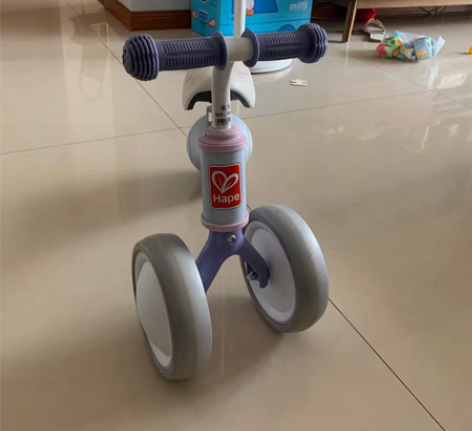 Hape平衡车 图4可能是被撞烂了一点，但...