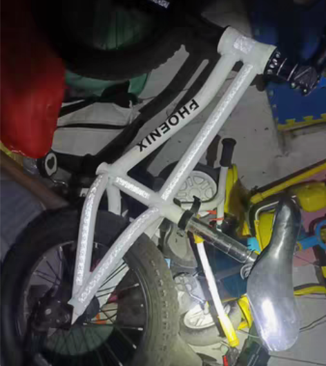 凤凰牌儿童平衡车滑步车，孩子参加比赛接近四...