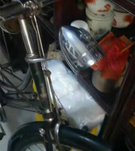 旧物，老物件，自家28式风头弯梁自行车一辆...