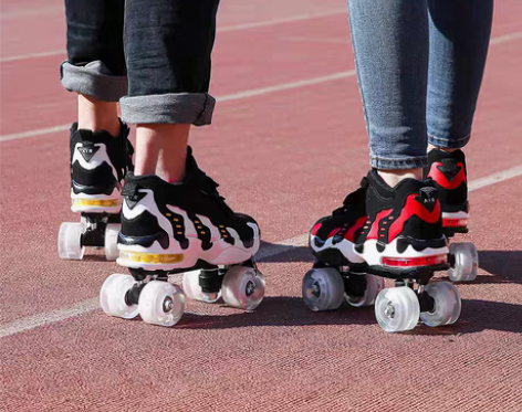 转卖黑色新款马丁靴双排溜冰鞋儿童四轮滑鞋成...