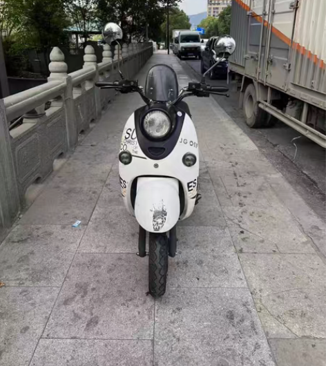 电瓶车自己用的 低价卖  9成新 感兴趣的...
