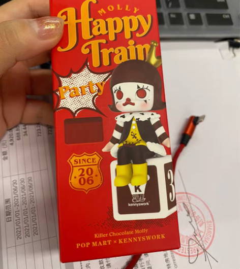 泡泡玛特，Molly开心火车系列，红色火车...