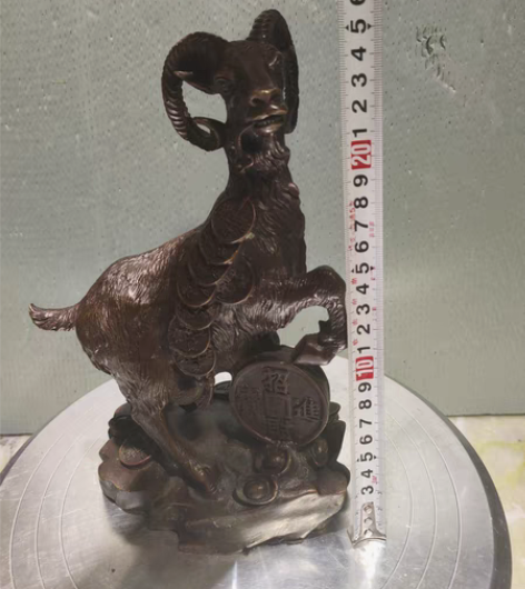 包邮纯铜摆件 领头羊 3.5斤 感兴趣的话...