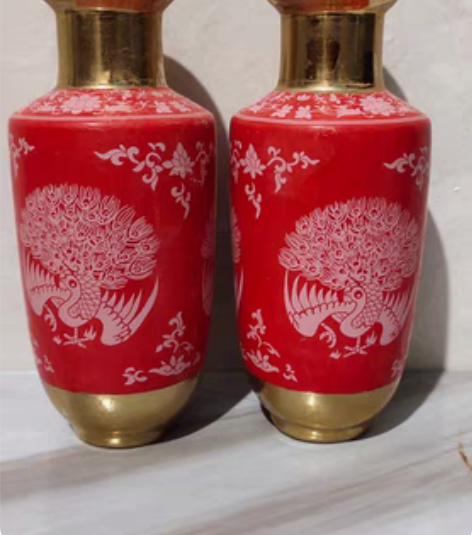 包邮大明成化红釉鎏金瓶 感兴趣的话点“我想...