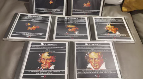 包邮HM LCDM Praga 出版 VL...