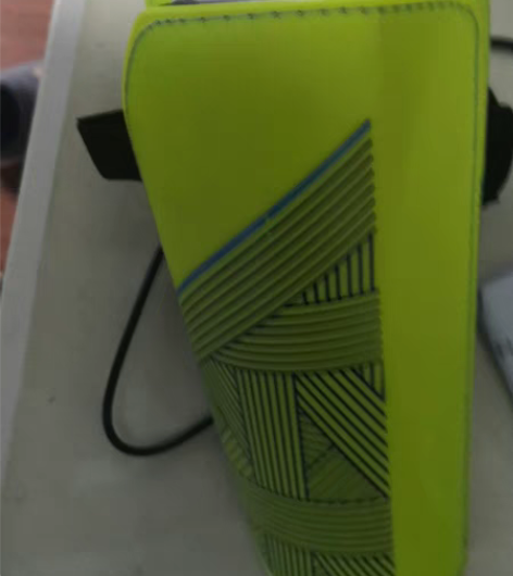 足球护板一对 感兴趣的话点“我想要”和我私...