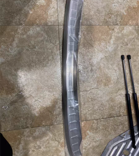 冠道后尾箱护板 感兴趣的话点“我想要”和我...