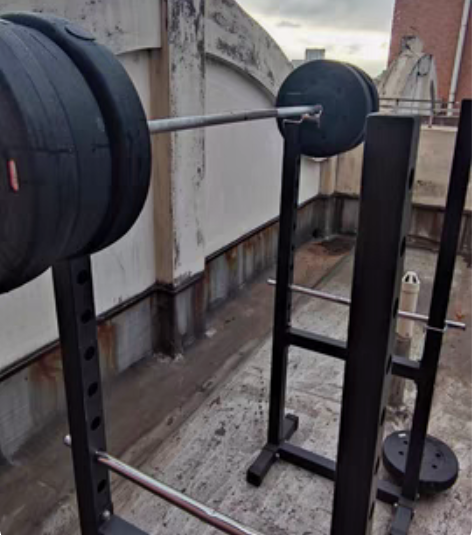 只有深蹲架,送杠铃杆,需自提。大柏树凉城附...