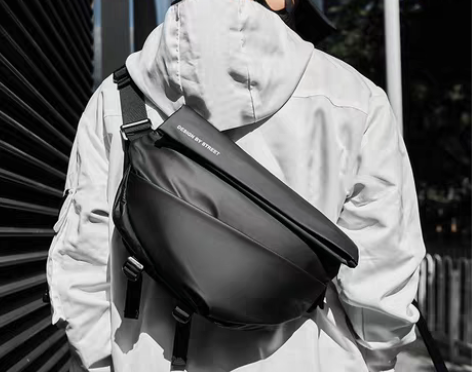 转卖男士包包单肩斜挎包机能邮差包旅行胸包运...