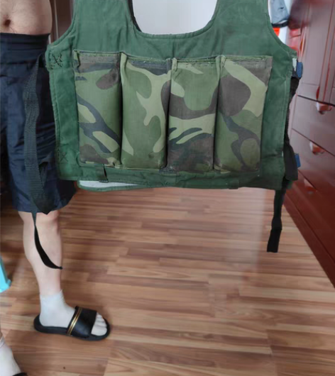 家人当兵时锻炼用的沙背心，重7.5公斤，质...