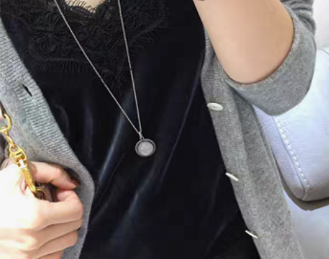 转卖沙沙的店 全新丝绒蕾丝背心    上身...