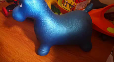 蓝色充气跳马。 感兴趣的话点“我想要”和我...