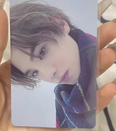 出黄明昊演唱会线下围巾小卡 默认出厂瑕  ...