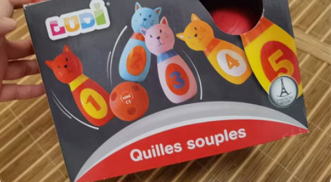 动物保龄球，有5个不同颜色的猫咪球瓶和1个...