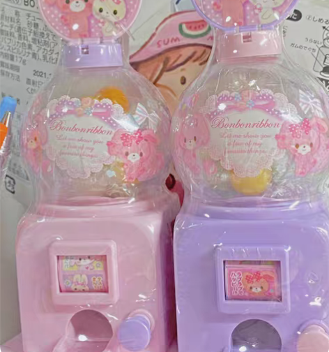 三丽鸥啵啵兔扭蛋机，一个不包邮！ 感兴趣的...