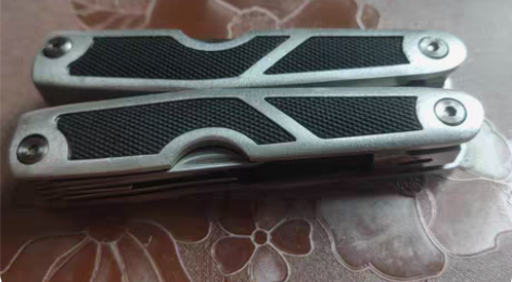 包邮户外多功能钳 感兴趣的话给我留言吧！￥...