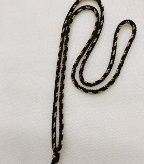 男女通用佩戴各种吊坠、唐卡都可以。两种颜色...