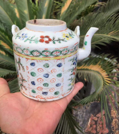 包邮清早粉彩茶壶,品还行,画工赏心悦目,有...