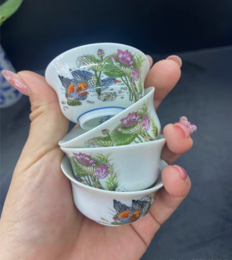 库存茶杯，四个一组，一枪打私聊，有一百来个...