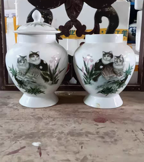 包邮一对将军罐， 品相如图，有瑕疵，一只无...