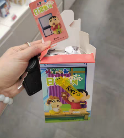 蜡笔小新日常系列1，看电视，出或换 全薪全...