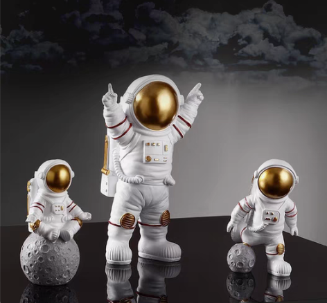 包邮创意宇航员小摆件桌面车载太空人客厅电视...