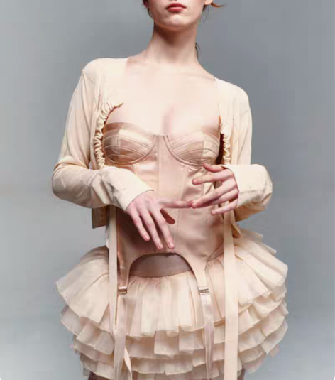 服装ppt代做 流行趋势 市场分析 设计美...