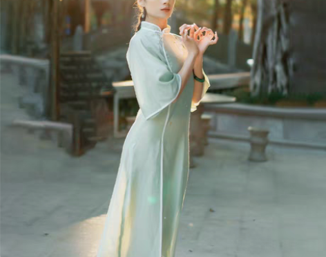 转卖诗意花朵原创设计梨花刺绣旗袍改良202...