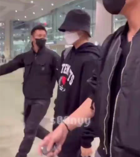 【出物/全新仅拆】刘扬扬 10cm娃 bb...