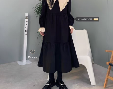 转卖大翻领黑色裙子收腰长裙复古设计感蓬蓬裙...